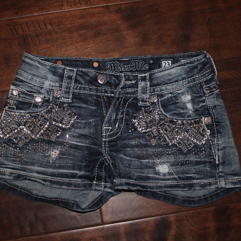 Miss Me: Denim Shorts - Picture 2 of 3
